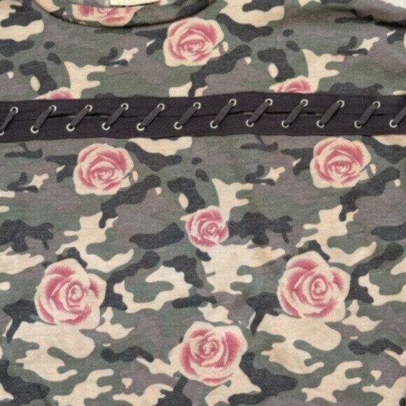 NEW "Enough About Me" women's medium camo Boutique crop top sweater MSRP $60 - Picture 4 of 4